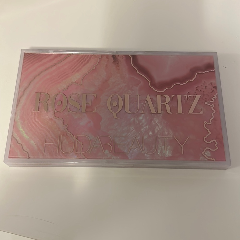 Huda beauty rose quartz palette
